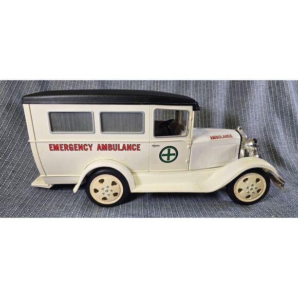 Vintage Jim Beam Emergency 1930's Ambulance decanter - Empty - Picture 2 of 7